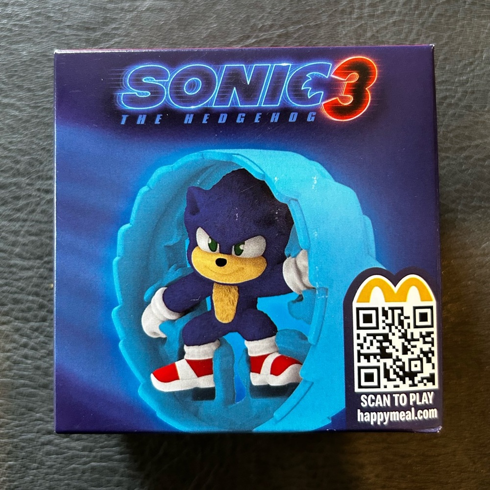 NEW McDonald's Sonic 3 Action Figure - Blue and Yellow